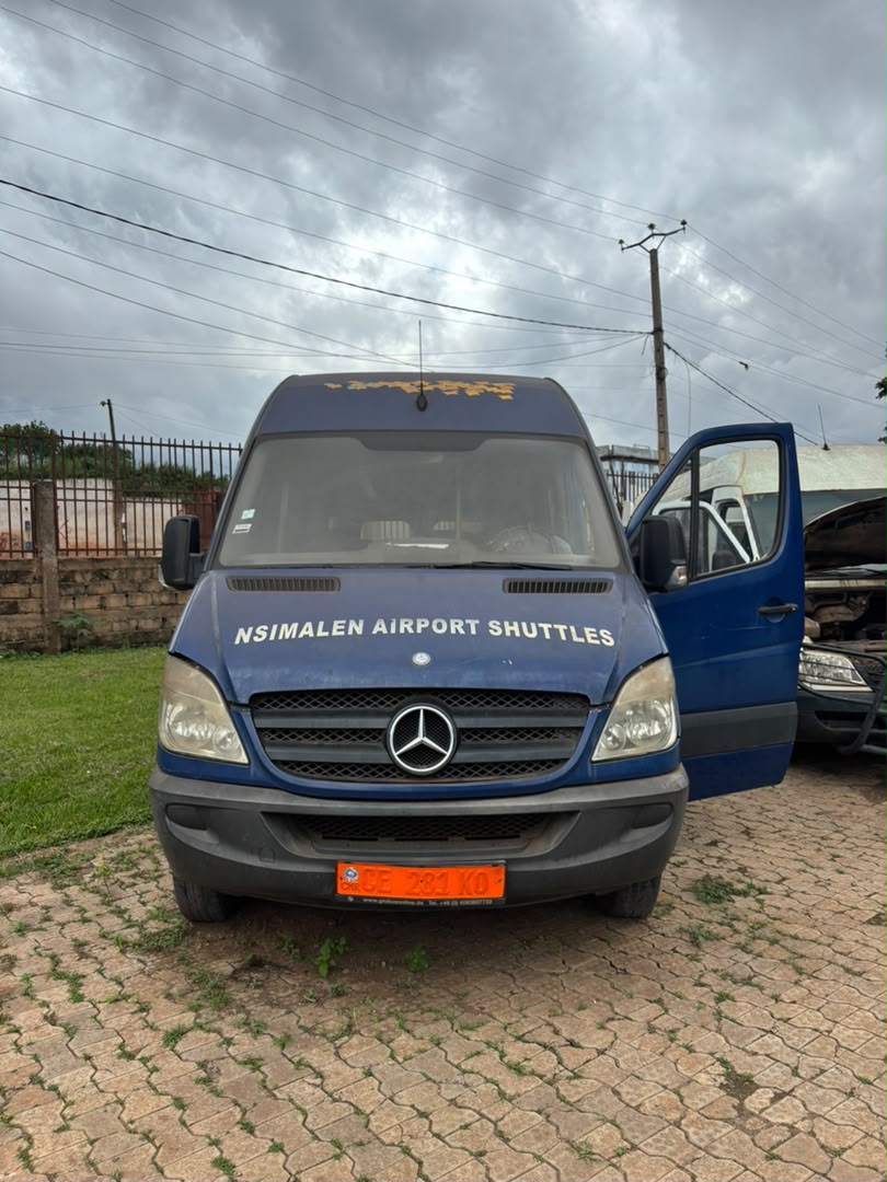 Sprinter bleu MA NAVETTE AÉROPORTUAIRE